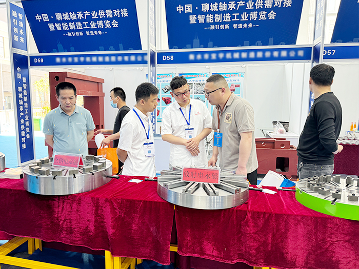 2.中国·临清智能制造工业博览会-展会现场（样张）