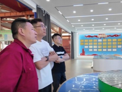 2025年5月3日客户来山东鲁磁参观