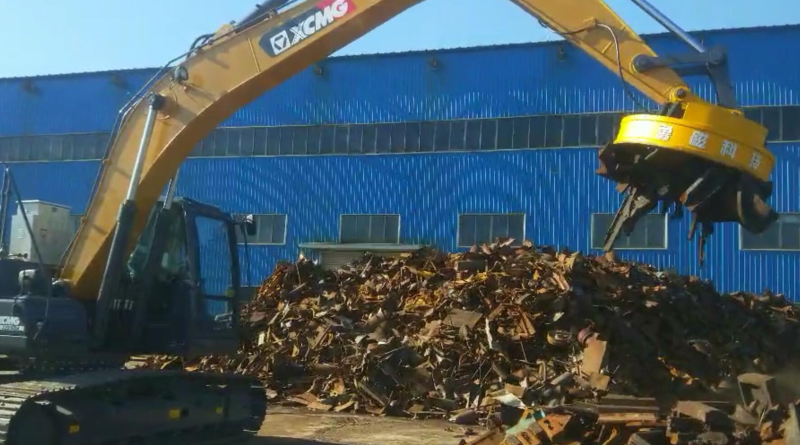 鲁磁废钢挖机用电磁吸盘为您的废钢搬运装卸事业保驾护航