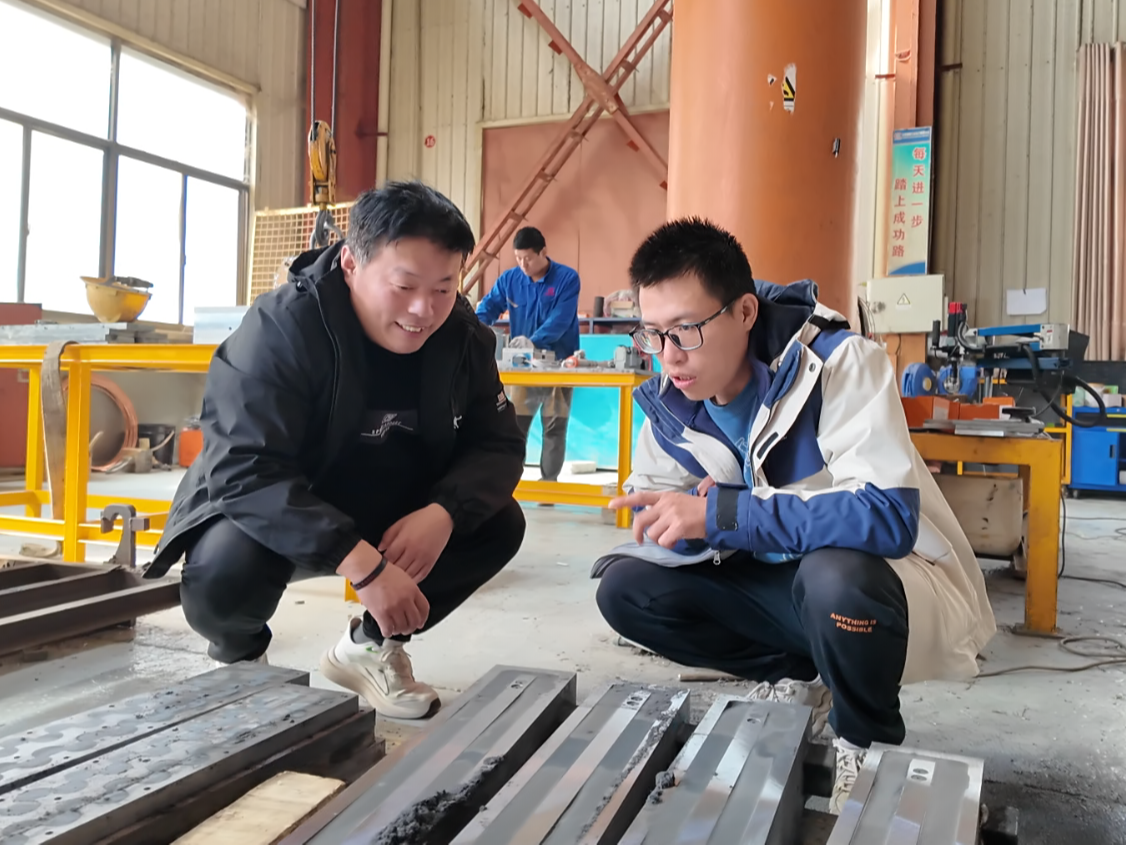 2025年11月3日芦总客户山东理工大学李教授来公司考察